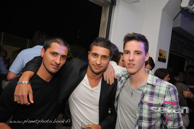 Cliquer pour voir l'image en taille réelle