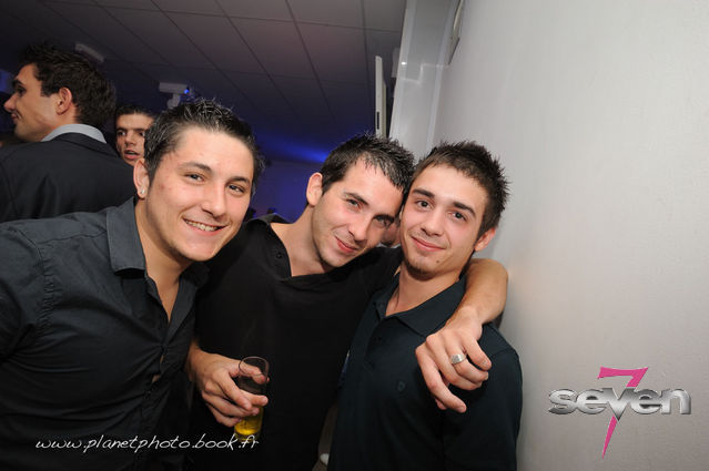 Cliquer pour voir l'image en taille réelle