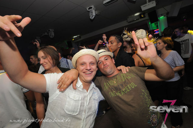 Cliquer pour voir l'image en taille réelle