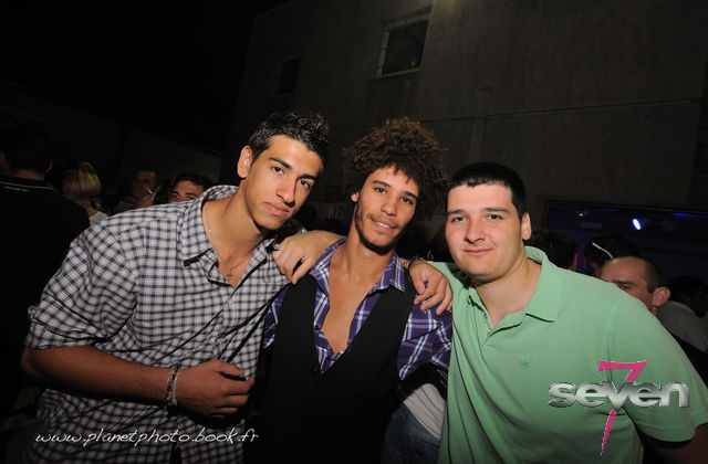 Cliquer pour voir l'image en taille réelle