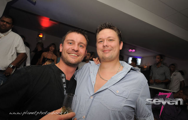 Cliquer pour voir l'image en taille réelle