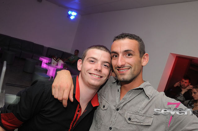 Cliquer pour voir l'image en taille réelle