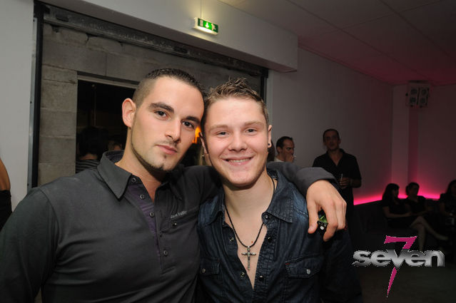 Cliquer pour voir l'image en taille réelle