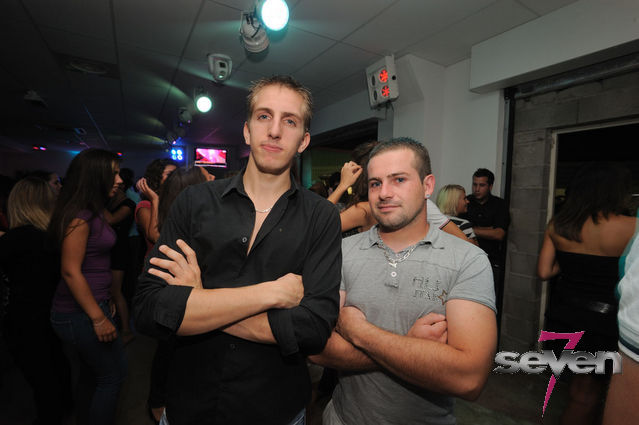 Cliquer pour voir l'image en taille réelle