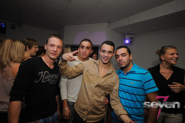 Cliquer pour voir l'image en taille réelle