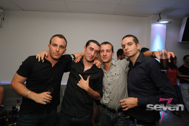 Cliquer pour voir l'image en taille réelle