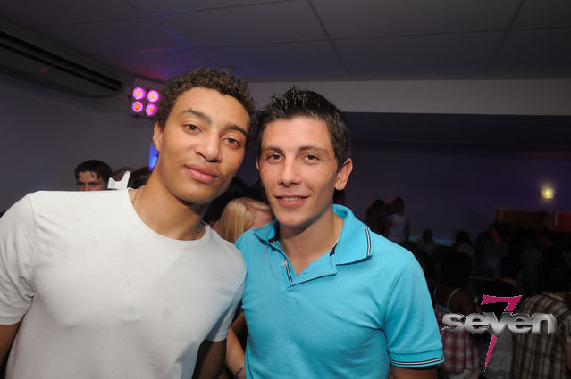 Cliquer pour voir l'image en taille réelle