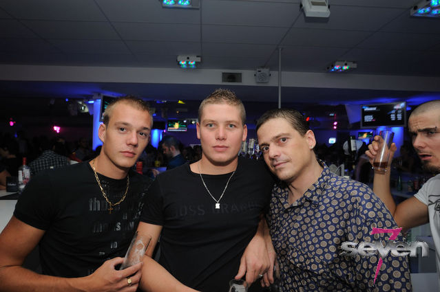 Cliquer pour voir l'image en taille réelle