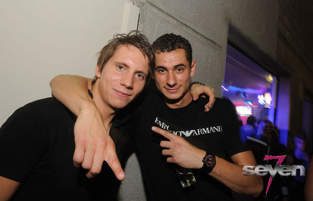 Cliquer pour voir l'image en taille réelle