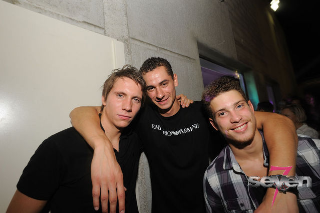 Cliquer pour voir l'image en taille réelle