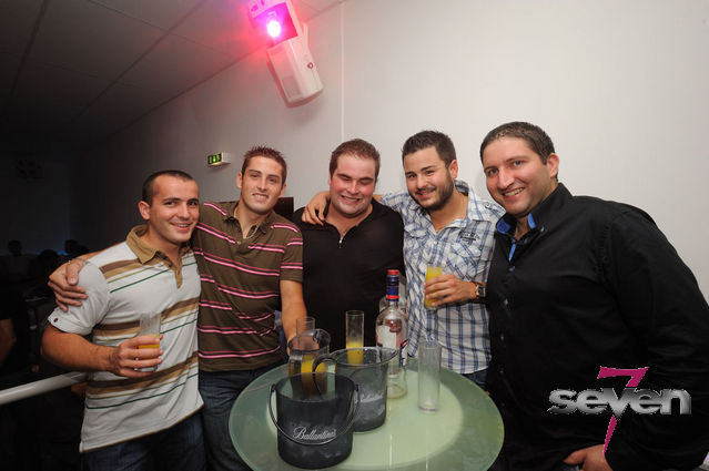 Cliquer pour voir l'image en taille réelle