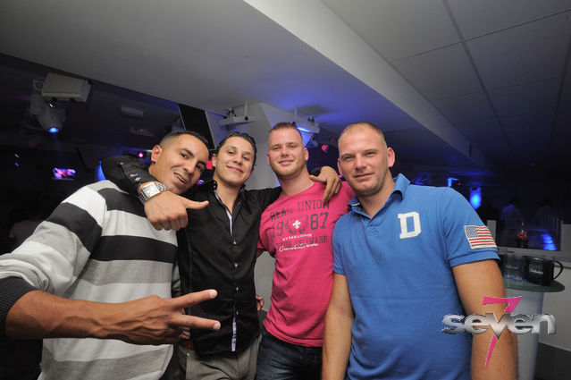 Cliquer pour voir l'image en taille réelle