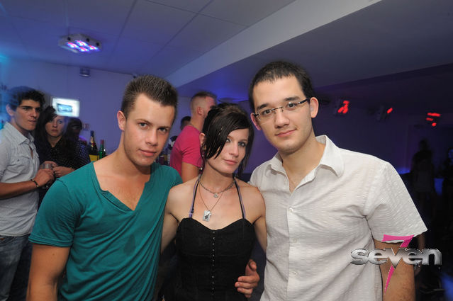 Cliquer pour voir l'image en taille réelle