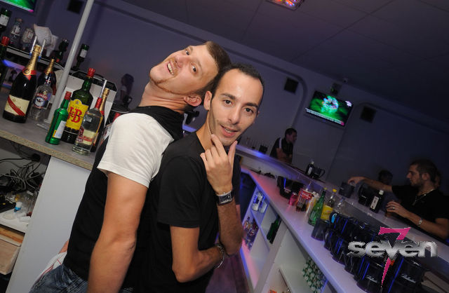 Cliquer pour voir l'image en taille réelle