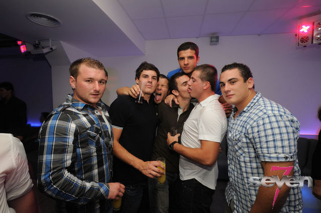 Cliquer pour voir l'image en taille réelle