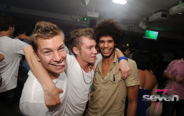 Cliquer pour voir l'image en taille réelle