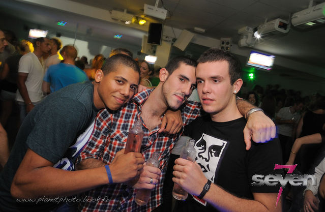 Cliquer pour voir l'image en taille réelle