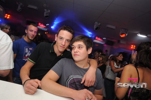 Cliquer pour voir l'image en taille réelle