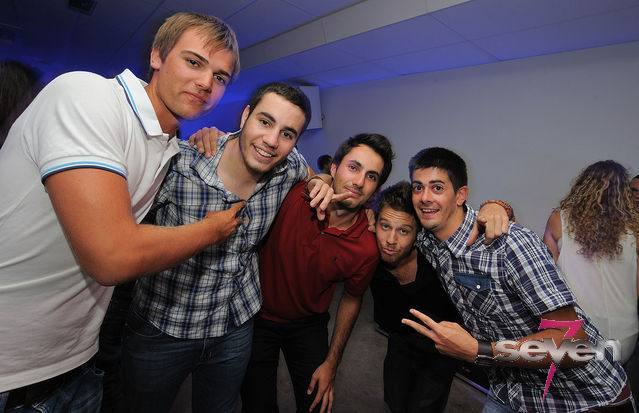 Cliquer pour voir l'image en taille réelle