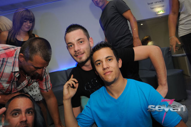 Cliquer pour voir l'image en taille réelle