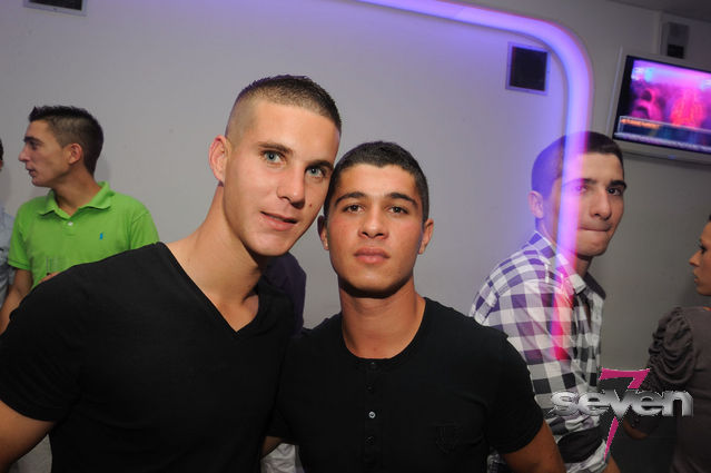 Cliquer pour voir l'image en taille réelle