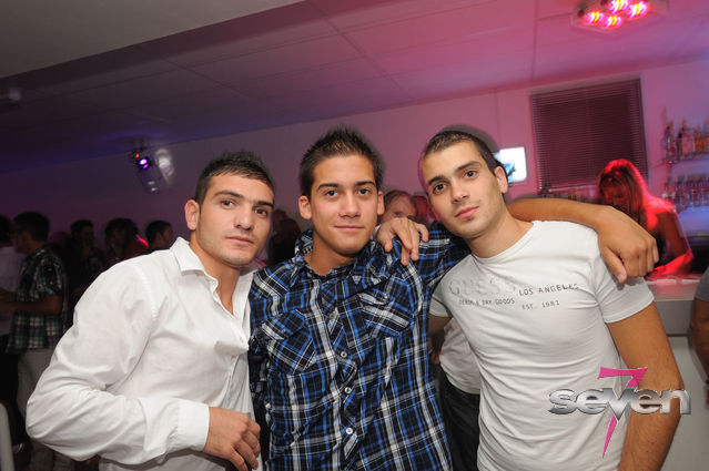 Cliquer pour voir l'image en taille réelle