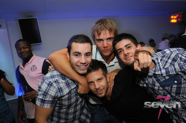 Cliquer pour voir l'image en taille réelle