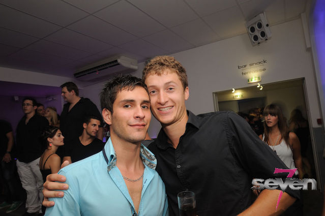 Cliquer pour voir l'image en taille réelle