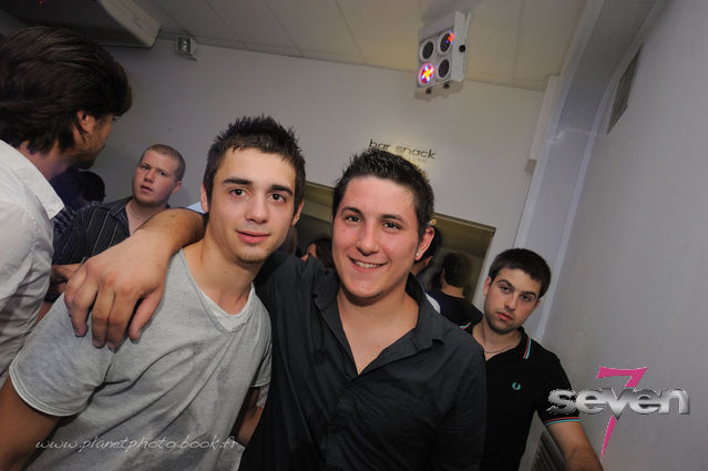 Cliquer pour voir l'image en taille réelle