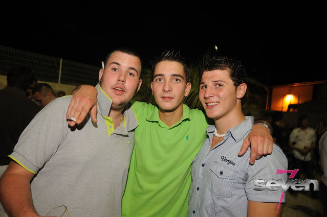 Cliquer pour voir l'image en taille réelle