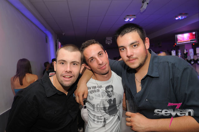 Cliquer pour voir l'image en taille réelle