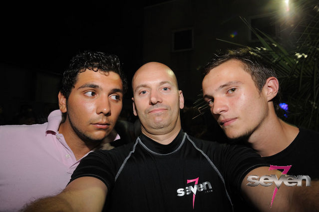 Cliquer pour voir l'image en taille réelle