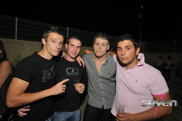 Cliquer pour voir l'image en taille réelle