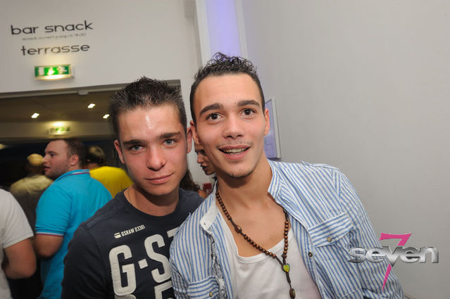 Cliquer pour voir l'image en taille réelle