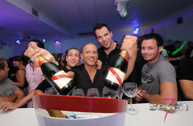 Cliquer pour voir l'image en taille réelle