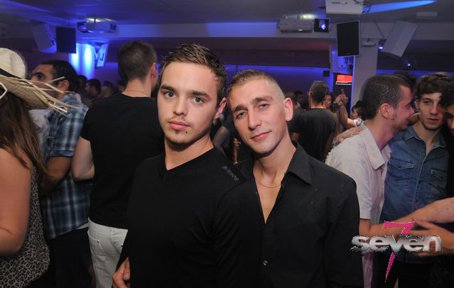 Cliquer pour voir l'image en taille réelle