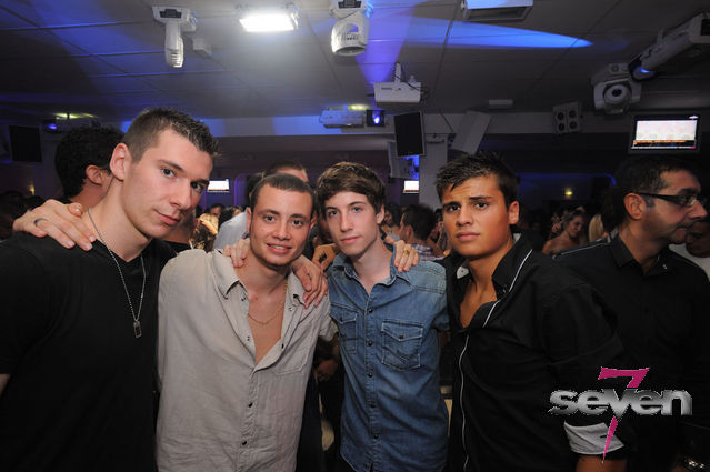 Cliquer pour voir l'image en taille réelle