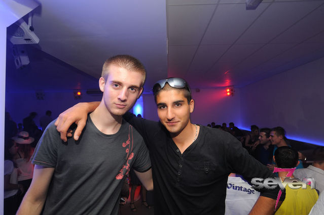 Cliquer pour voir l'image en taille réelle