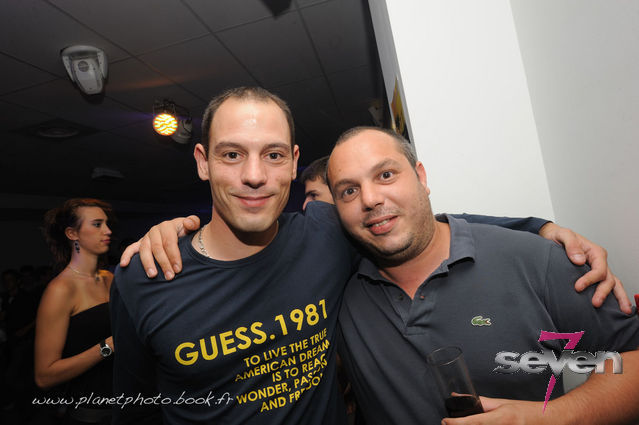 Cliquer pour voir l'image en taille réelle