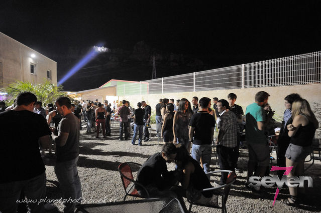 Cliquer pour voir l'image en taille réelle