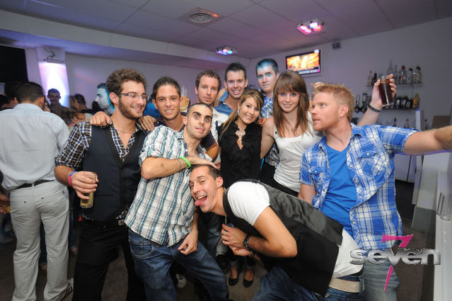 Cliquer pour voir l'image en taille réelle