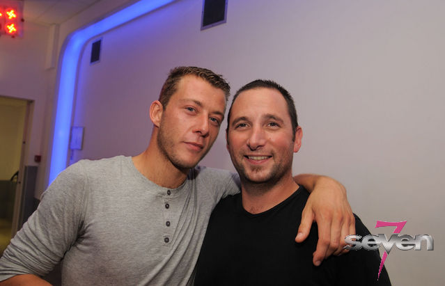 Cliquer pour voir l'image en taille réelle