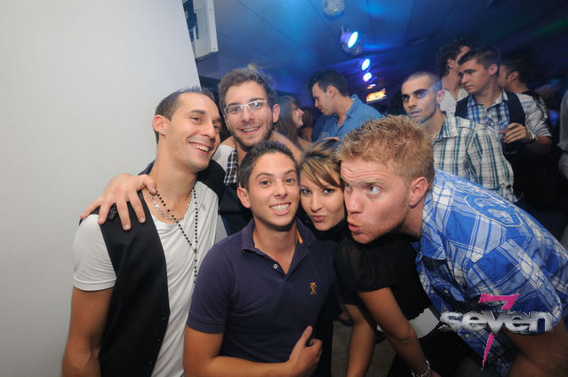 Cliquer pour voir l'image en taille réelle