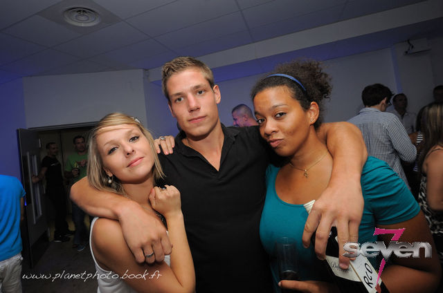 Cliquer pour voir l'image en taille réelle