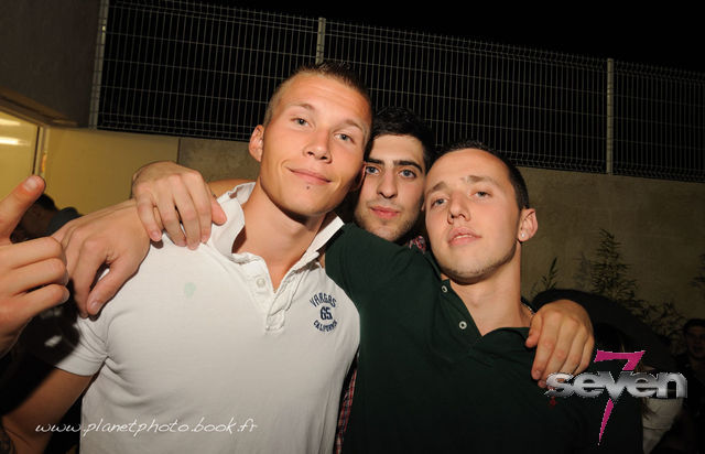 Cliquer pour voir l'image en taille réelle