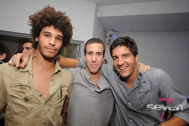 Cliquer pour voir l'image en taille réelle