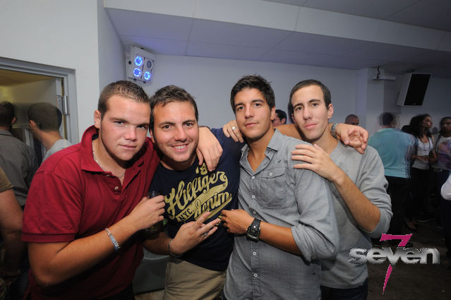 Cliquer pour voir l'image en taille réelle