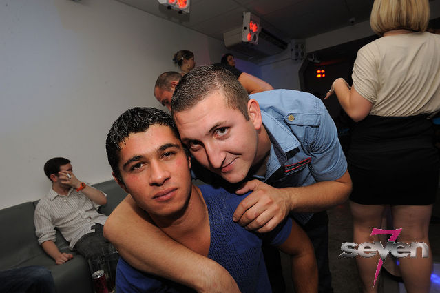 Cliquer pour voir l'image en taille réelle