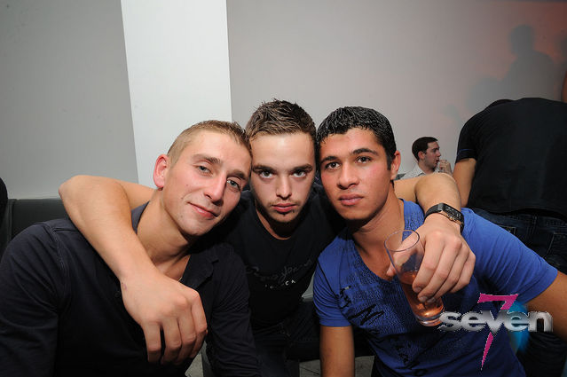 Cliquer pour voir l'image en taille réelle