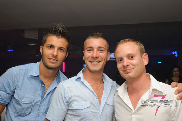 Cliquer pour voir l'image en taille réelle